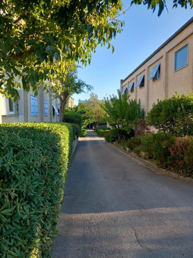 Appartement/studio Dans Petite Calme Apartment